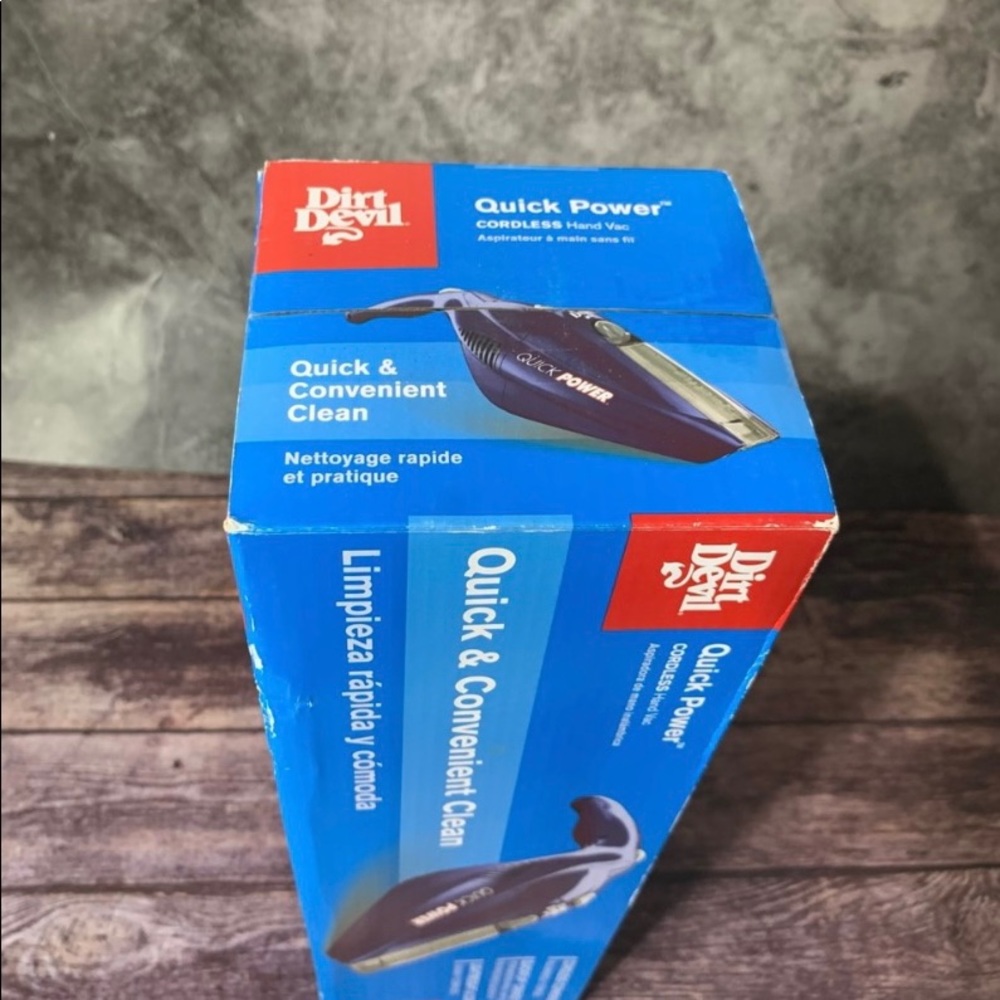 Dirt Devil: Cordless Hand Vaccum